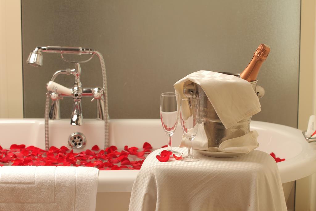 Le Petit Village Boutique Hotel & Spa 캄팔라 외부 사진