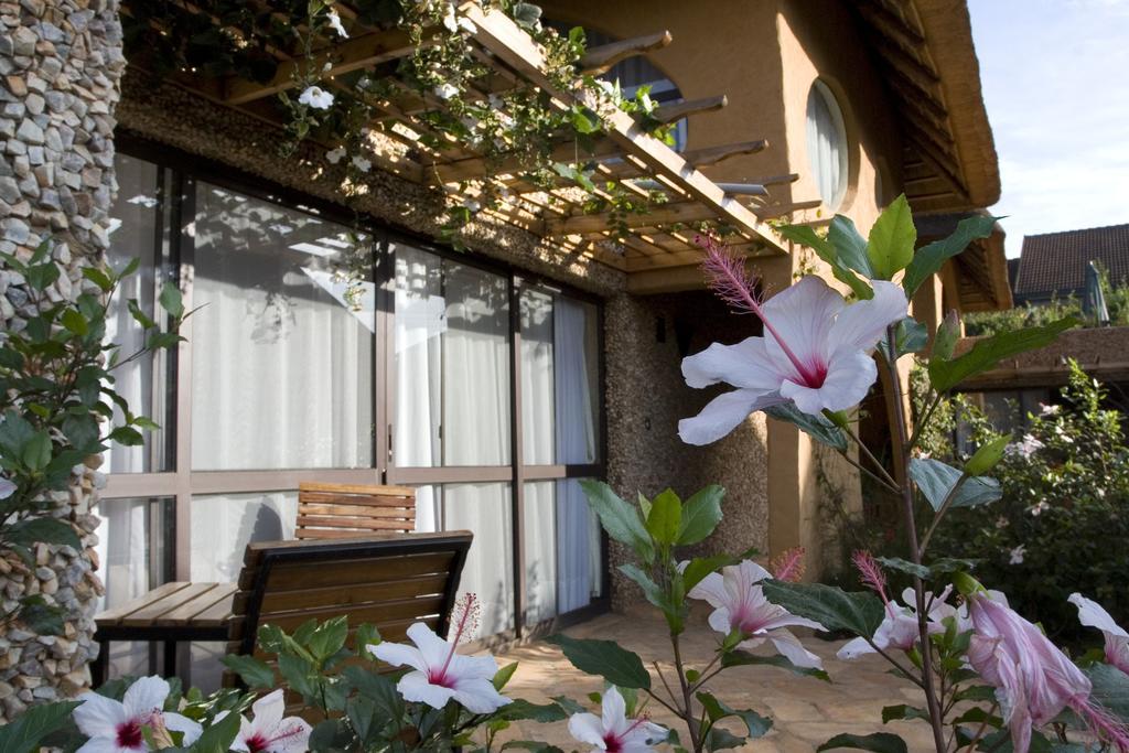 Le Petit Village Boutique Hotel & Spa 캄팔라 외부 사진